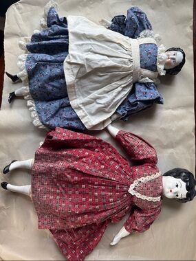 Vintage-Style Porcelain Doll Set — Blue & Red Dresses